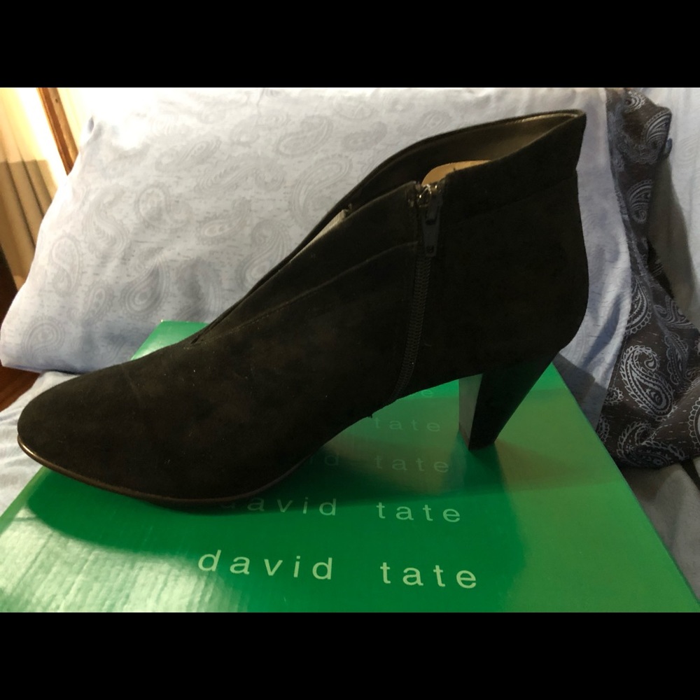 Women’s shoes size 13w David Tate black suede new